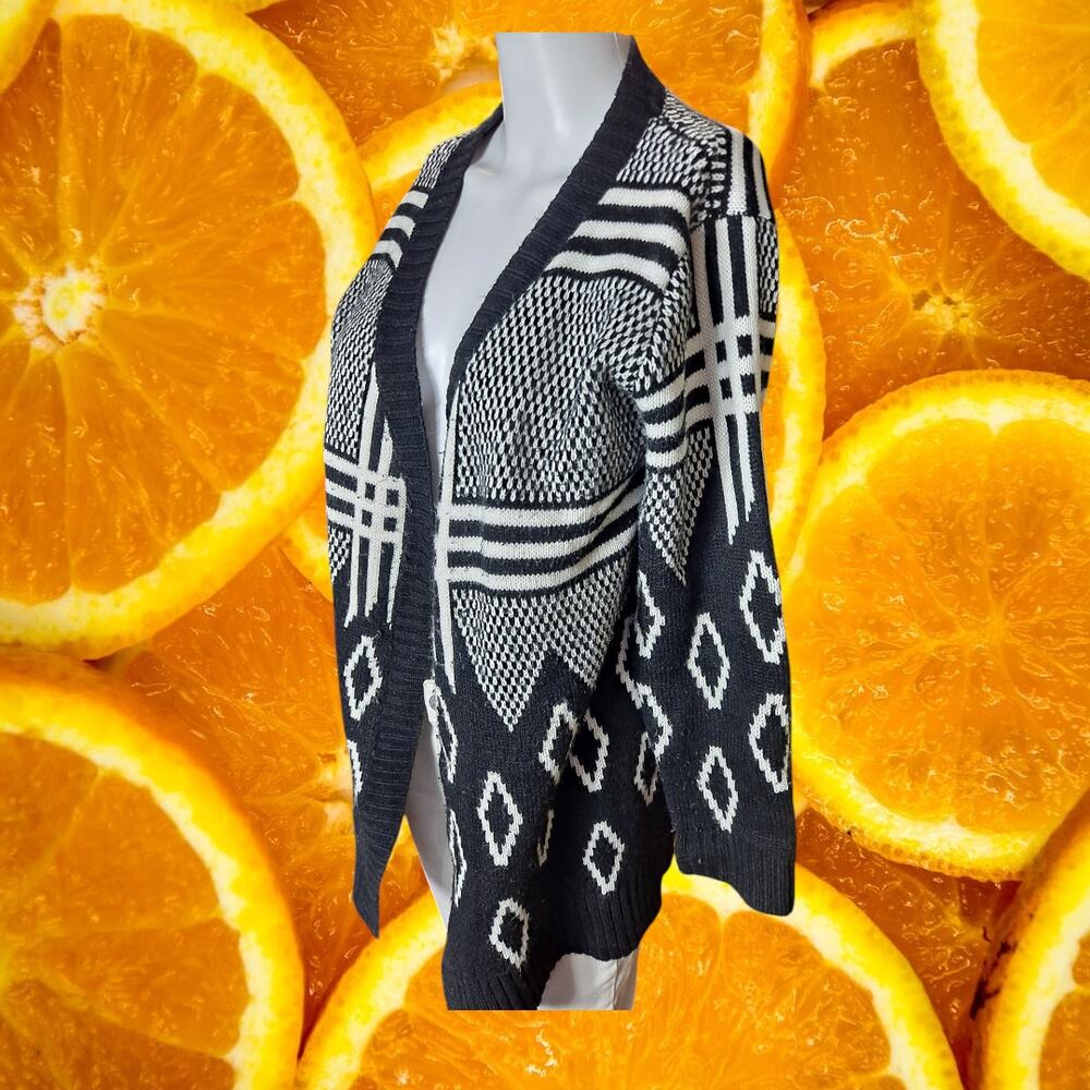 Unbranded Women's Black-White Knitted‎ Open Front Cardigan